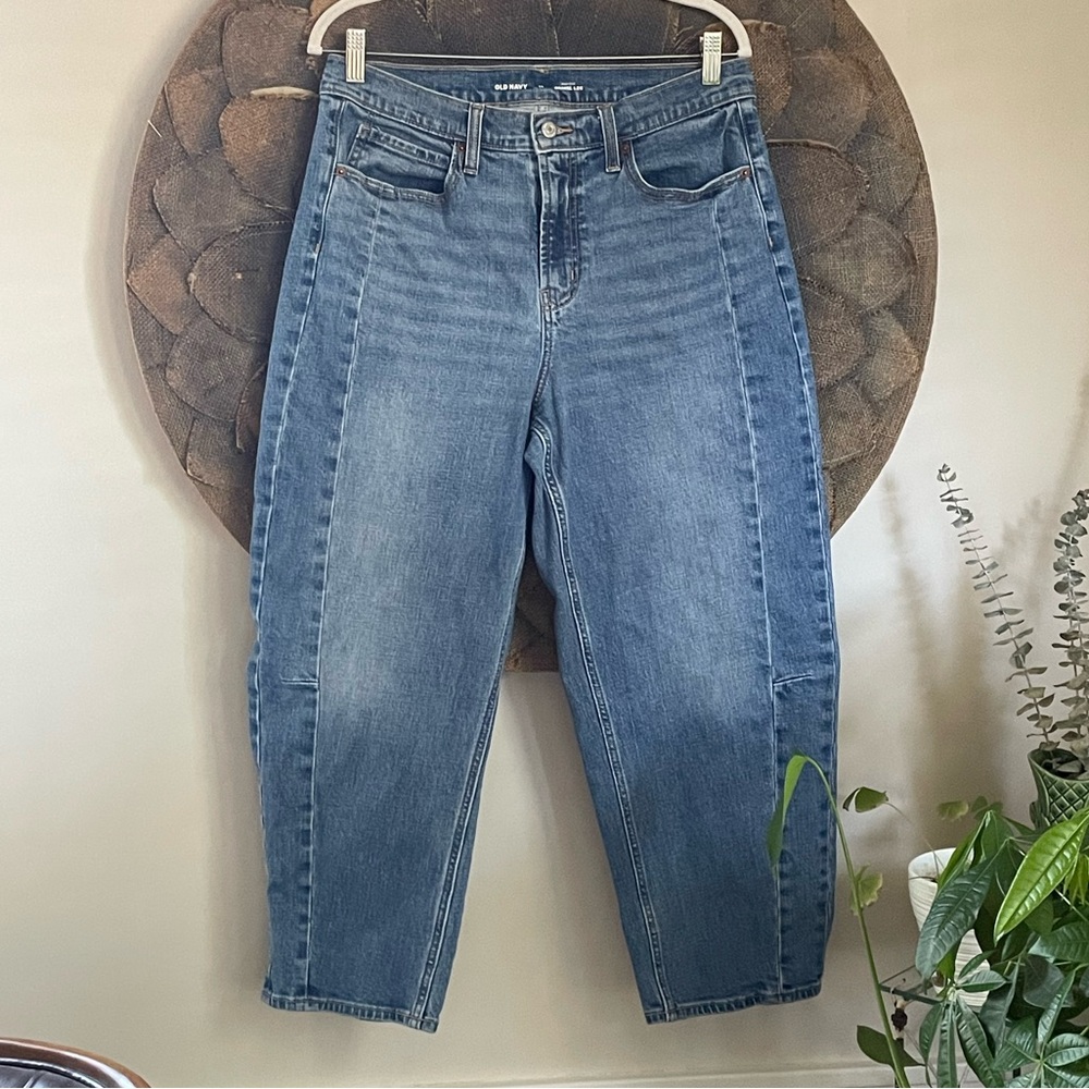 Old Navy High-Rise Straight Crop Jeans - Medium Blue Wash